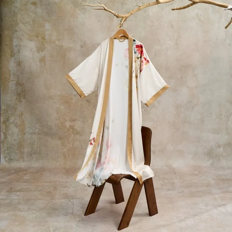 Orientalischer, luxuriöser Bademantel im Kimono-Stil mit Blumenmuster