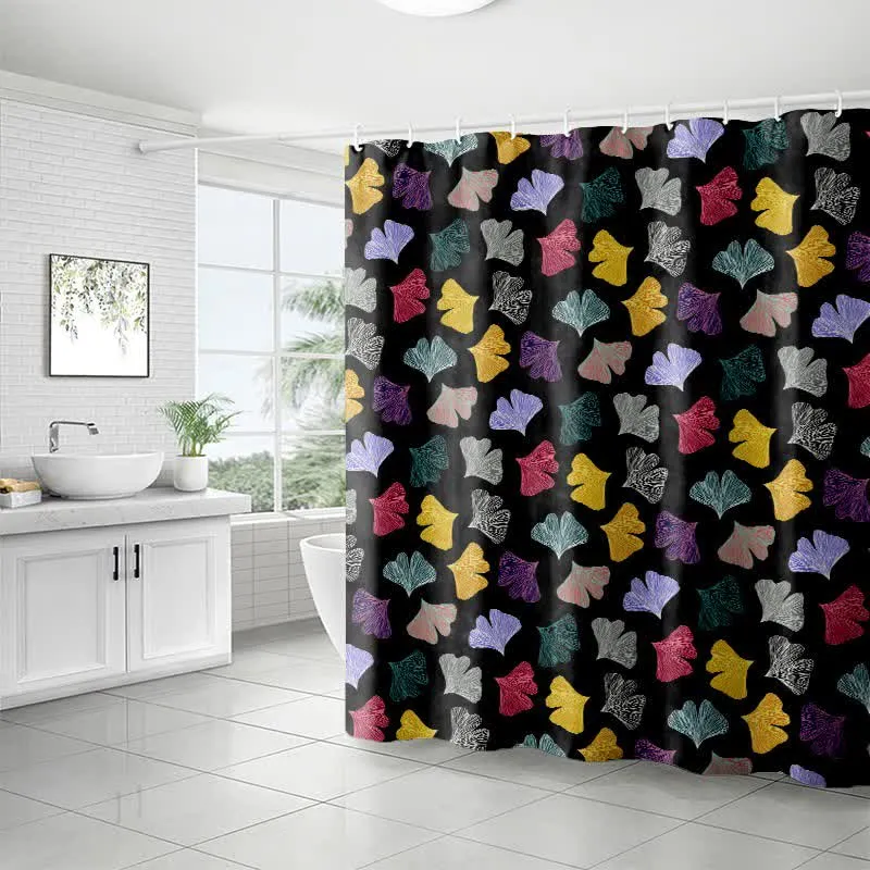 Duschvorhang mit buntem Ginkgoblatt-Print