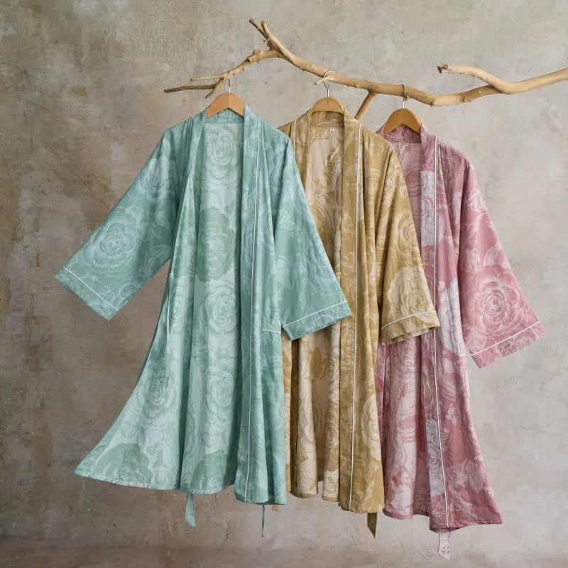 Luxuriöser Kimono-Bademantel aus reiner Baumwolle mit Pfingstrosenmuster