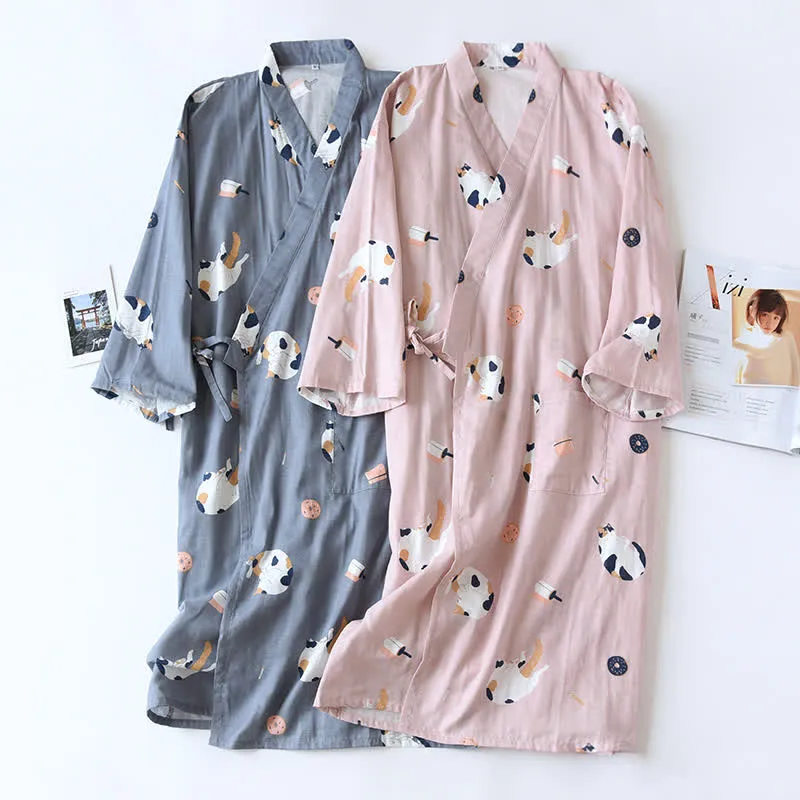 Passender Kimono-Bademantel aus Baumwollgaze mit Katzenmotiv