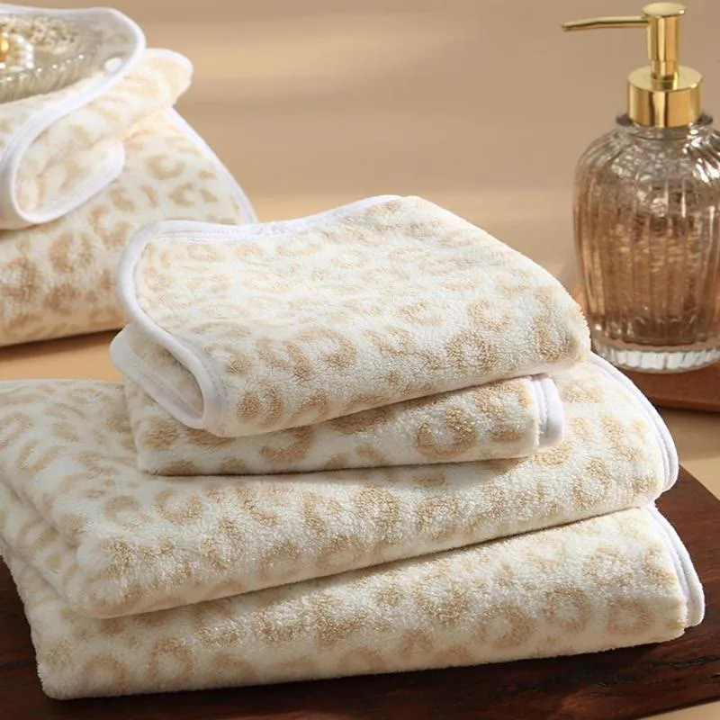 Luxuriöses Badetuch-Set mit Leopardenmuster (3er-Pack)