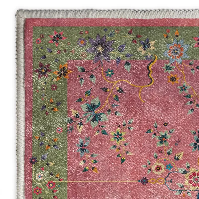 Rutschfester, weicher Teppich mit klassischen Blumen