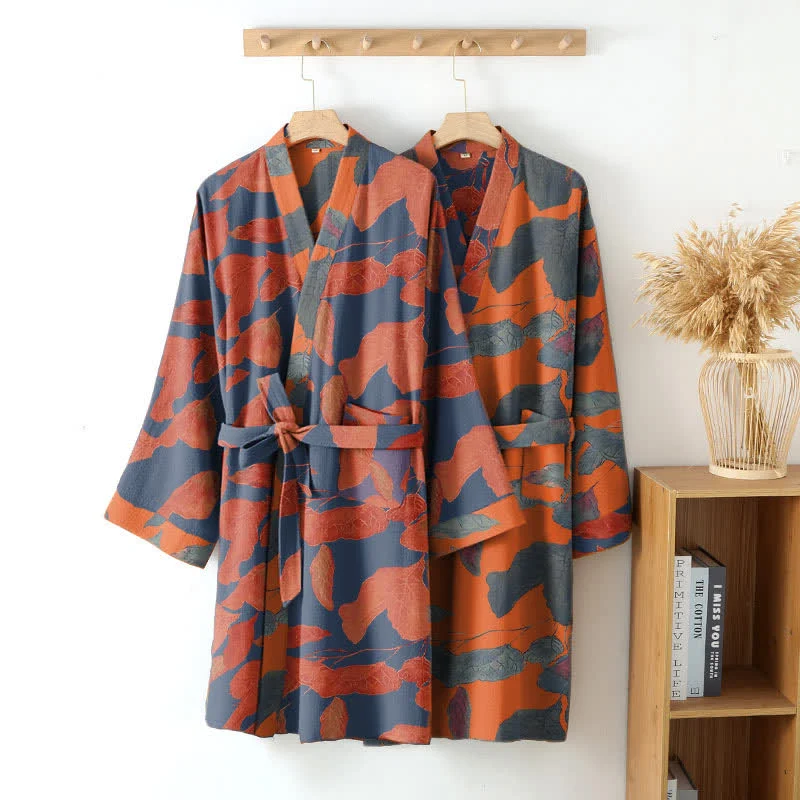 Kimono-Robe aus Baumwollgaze mit botanischem Blattmuster