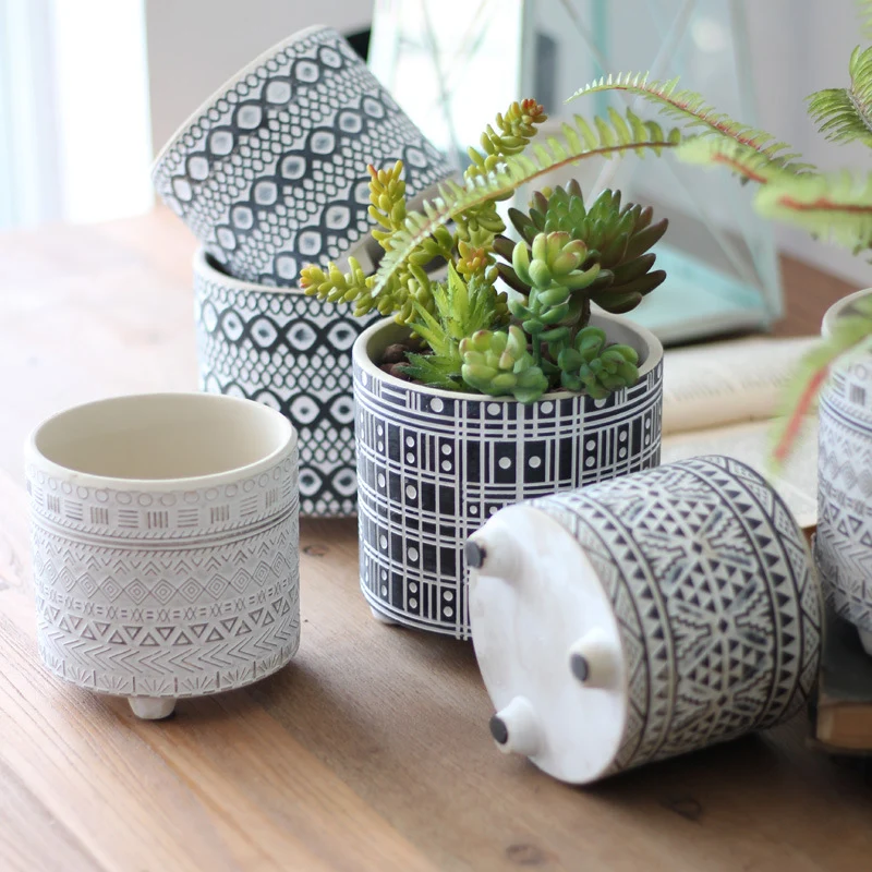 Decorative plant pot with geometric pattern Stornfield