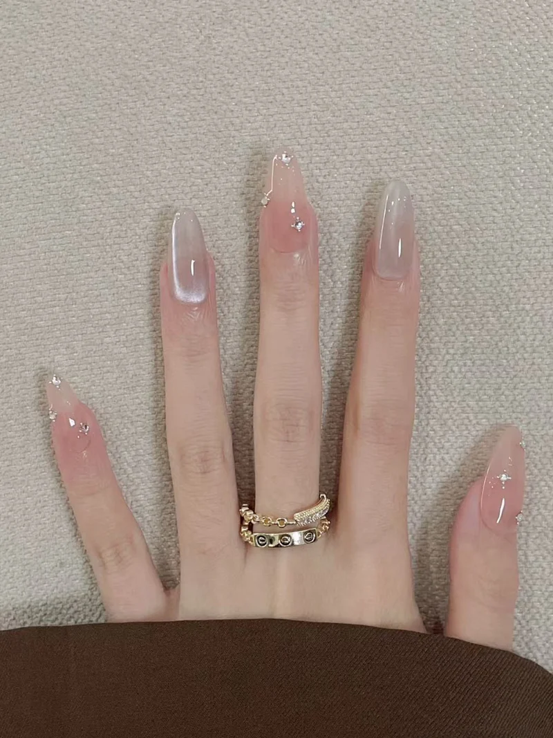 Decorative Press-On Nail Set with Subtle Glitter Accents Stornfield