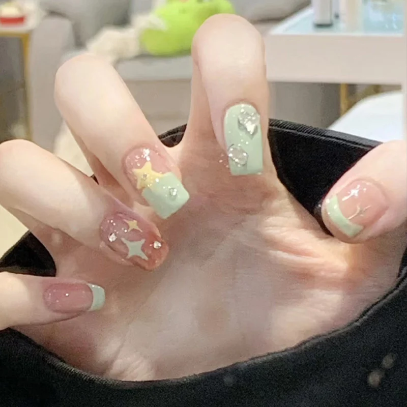 Decorative Press-On Nail Art Set Stornfield