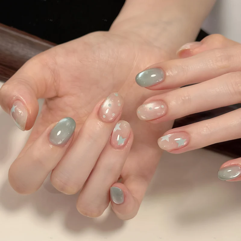 Decorative Ombré Star-Design Press-On Nails Stornfield