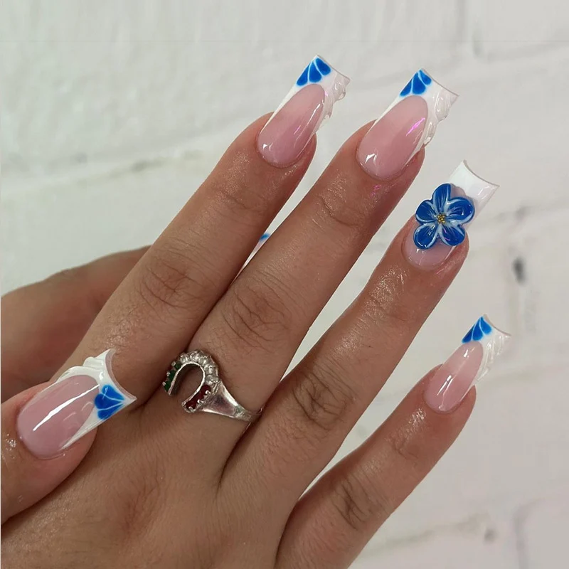 Decorative Floral Press-On Nails Set Stornfield