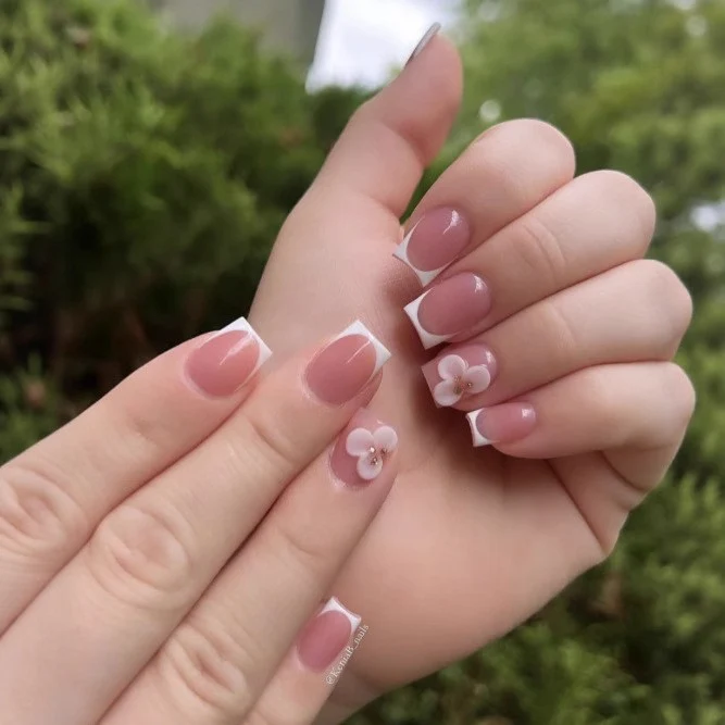Elegant Floral French Tip Press-On Nail Set Stornfield