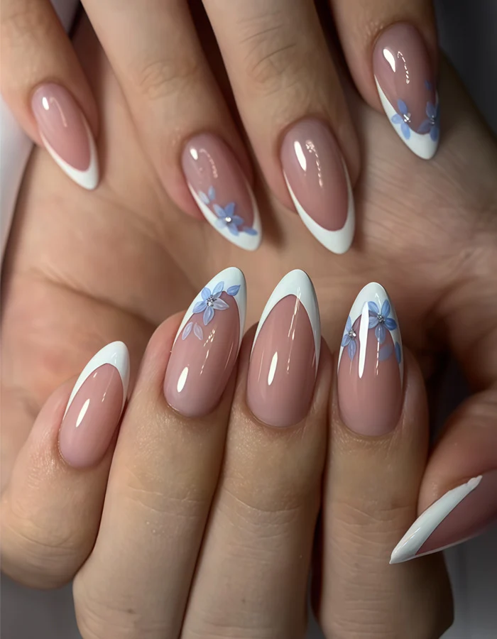 Elegant Floral Accent Press-On Nail Set Stornfield