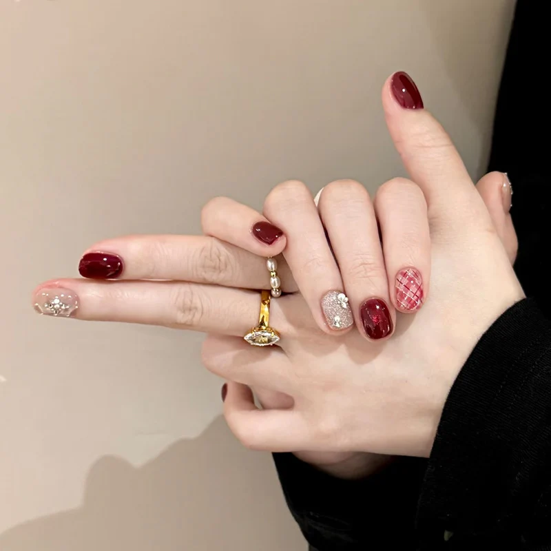 Elegant Decorative Nail Art Set with Jewel Accents Stornfield