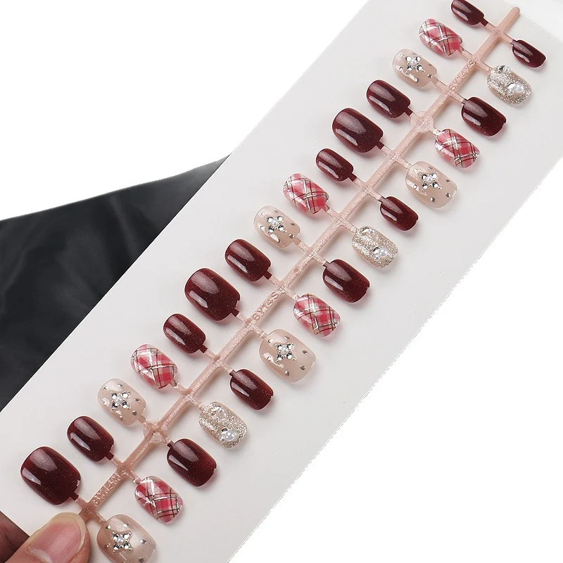 Elegant Decorative Nail Art Set with Jewel Accents Stornfield