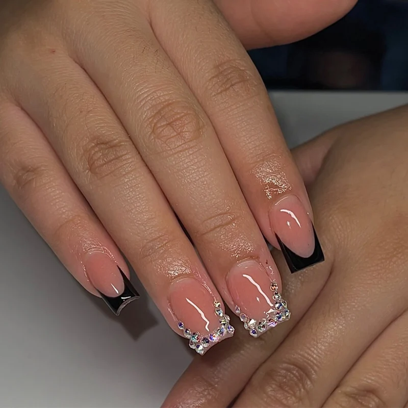 Elegant Acrylic Press-On Nails with Glamorous Rhinestone Accents Stornfield
