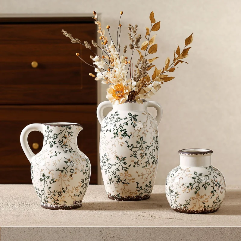 Elegant and artistically decorated ceramic vase Stornfield