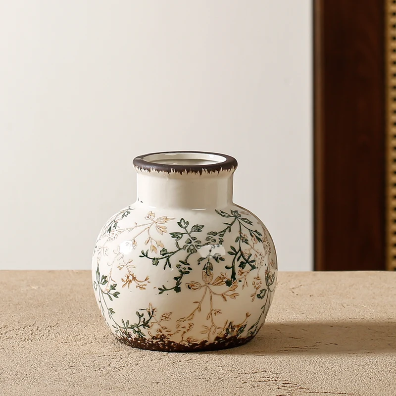 Elegant and artistically decorated ceramic vase Stornfield