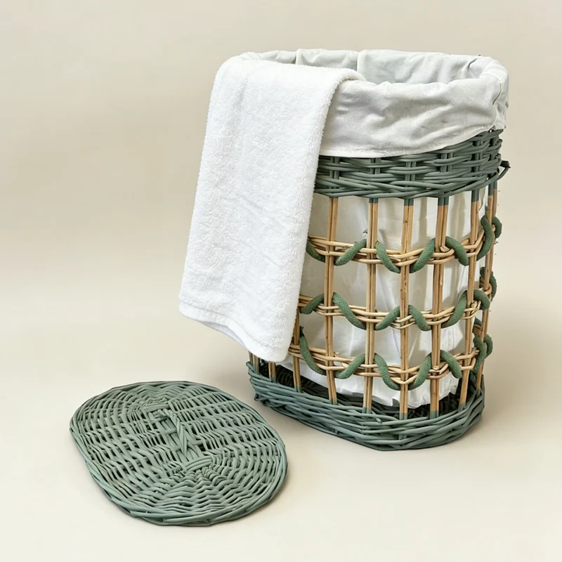 Stylish laundry basket with removable inner lining Stornfield