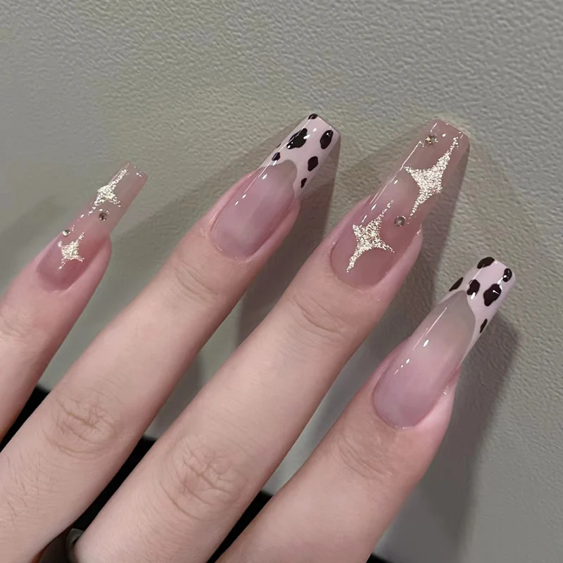 Artistic Press-On Nail Set with Leopard Print and Gold Accents Stornfield