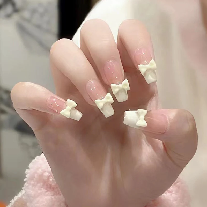 Artistic Press-On Nail Set with Glittery Star Accents Stornfield