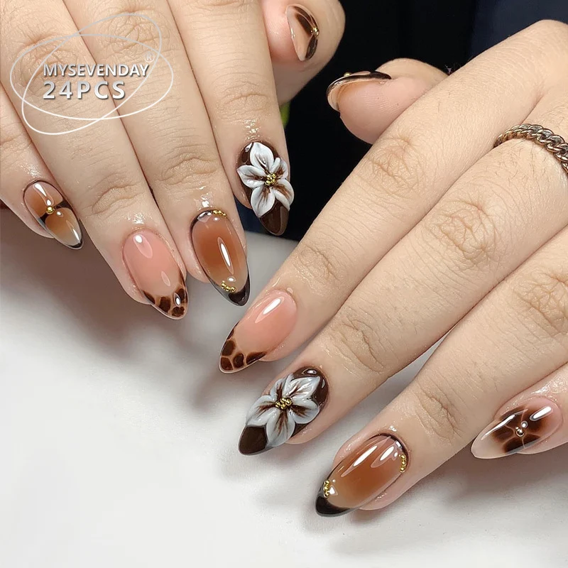 Artistic Press-On Nail Set with Floral and Color Block Design Stornfield