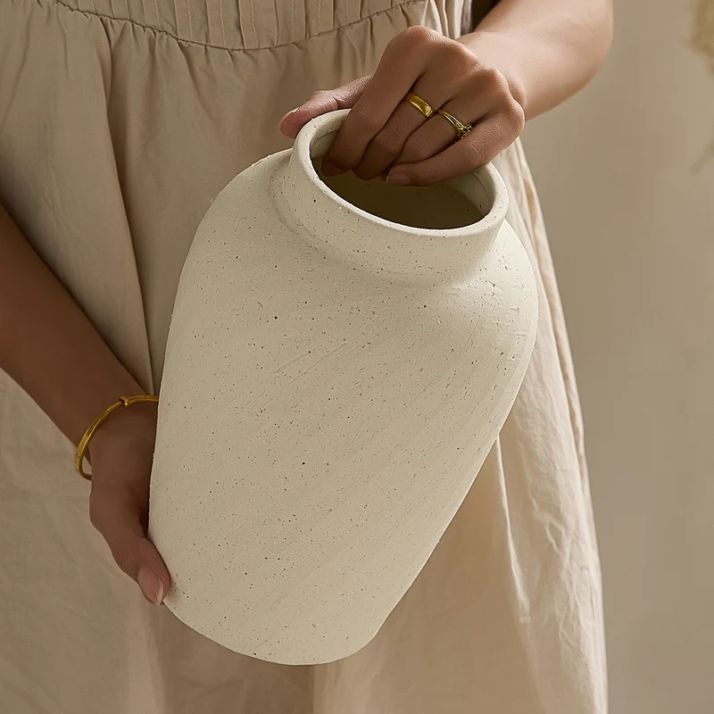 Elegant and modern ceramic vase Stornfield