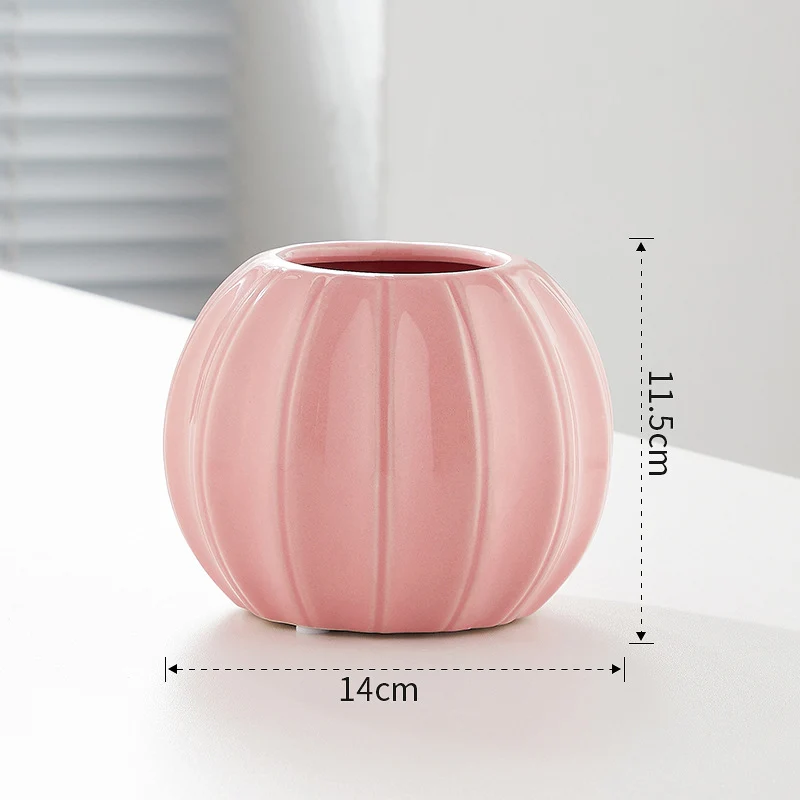 Decorative ceramic vase with modern ribbed design Stornfield
