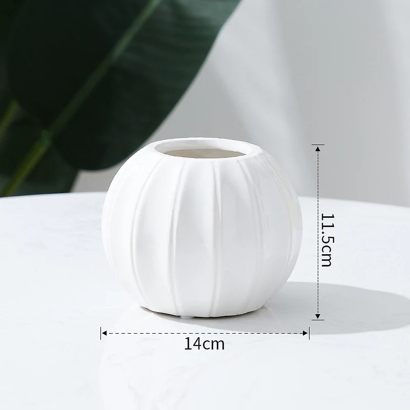 Decorative ceramic vase with modern ribbed design Stornfield