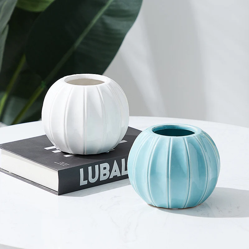 Decorative ceramic vase with modern ribbed design Stornfield