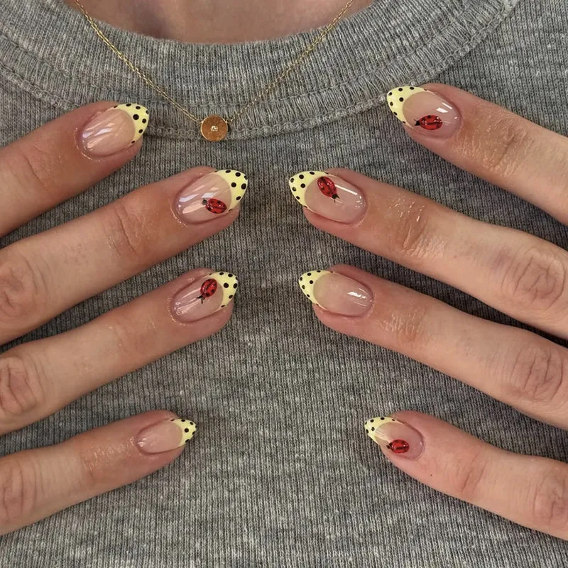 Glamorous stiletto nails with elegant star design Stornfield