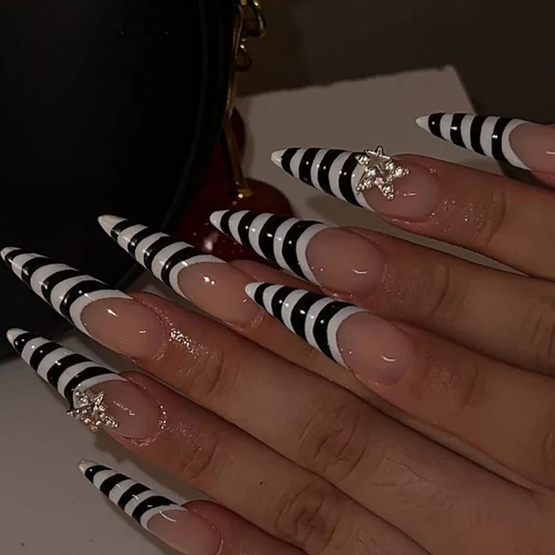Glamorous Lace Nails Stornfield