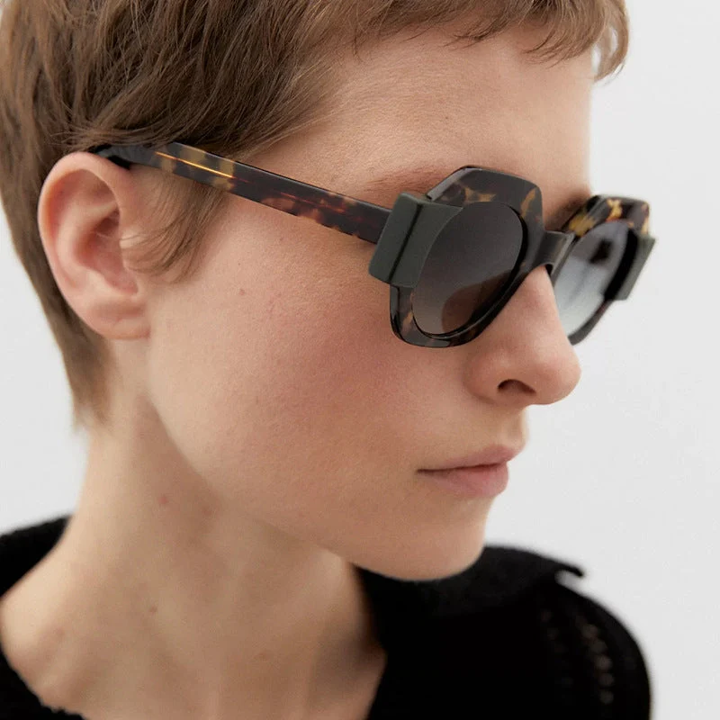 Damer trendy solbriller i heksagonal design Luvikno