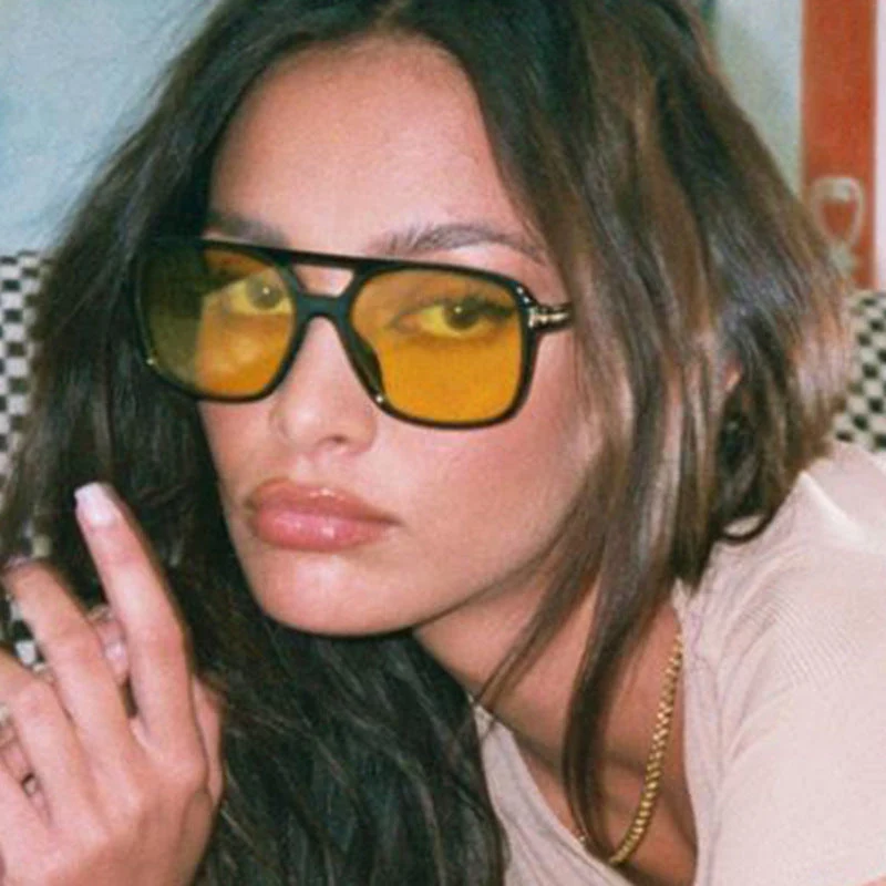Damer trendy kvadratisk solbrille med detaljert ramme Luvikno