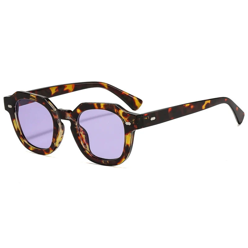 Dame solbrille i moderne design med polariserte linser Luvikno