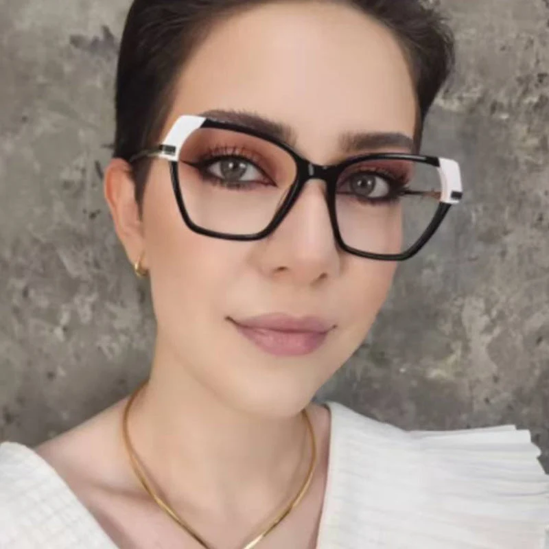 Dame kvadratisk solbrille med elegant metallramme og beskyttende UV-filter Luvikno