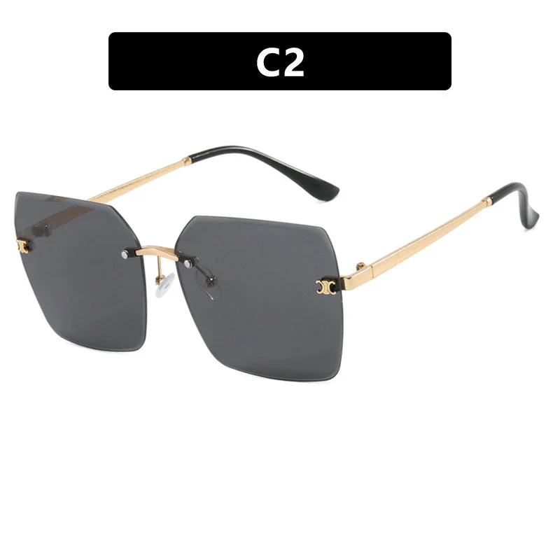 Dame firkantet solbrille i moderne design med filigran metallramme Luvikno