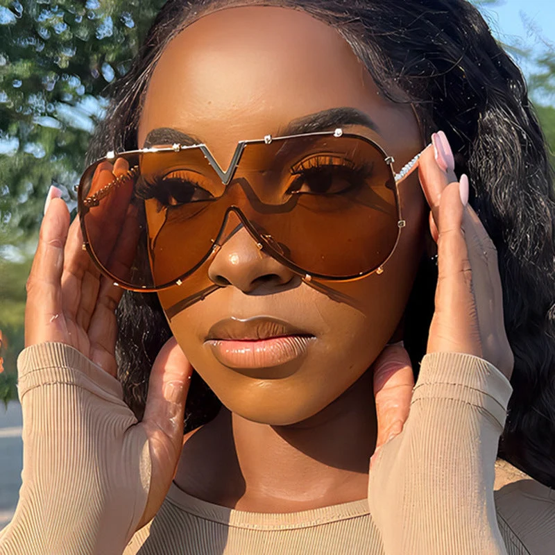 Dame oversized vernebrille i futuristisk design Luvikno