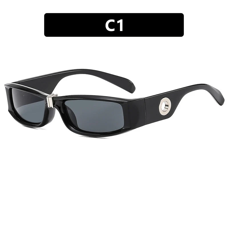 Dame moteriktig solbrille med beskyttende UV-filter og robust ramme Luvikno