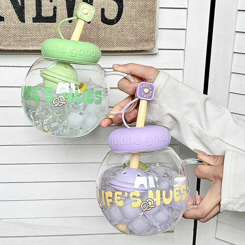 Dame drikkebeholdere med integrert sugerør og design i en glad frukttstil Luvikno