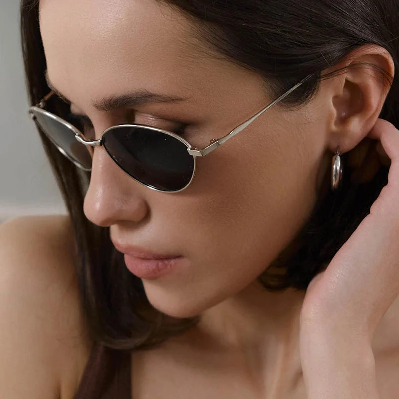 Dame fashionable solbriller i elegant oval design Luvikno