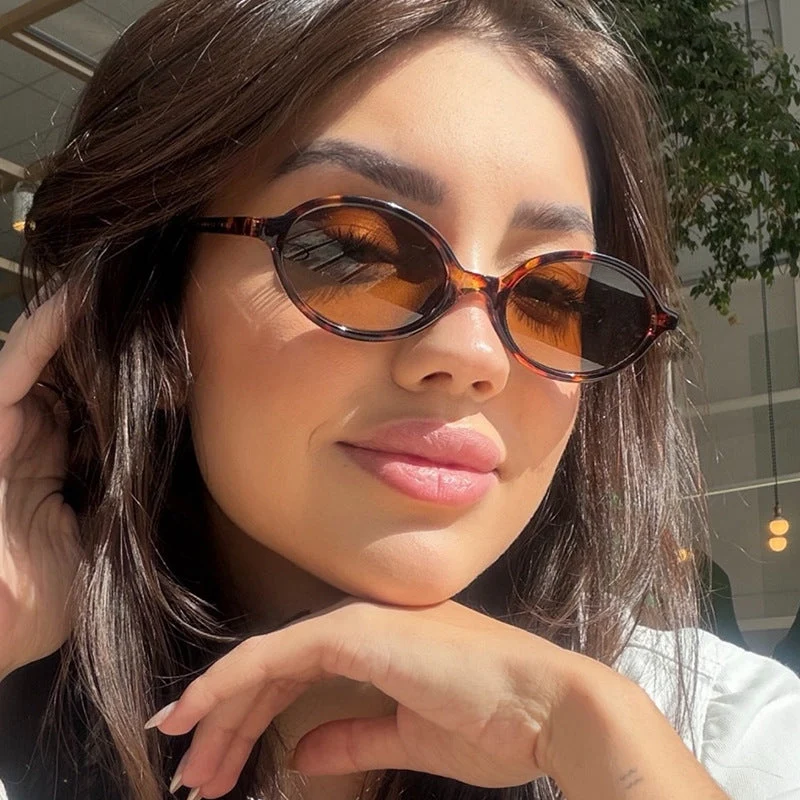 Dame moteriktig retro-inspirert solbrille Luvikno