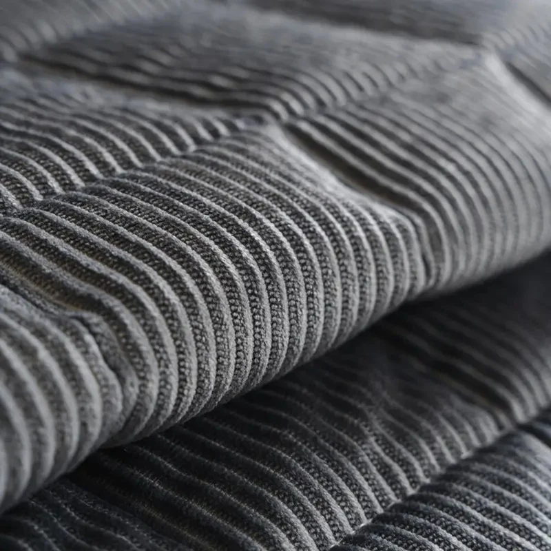 LuxeShield Quiltmatte — Transformér sofaen din til en feilfri oase av komfort og beskyttelse | Luvikno