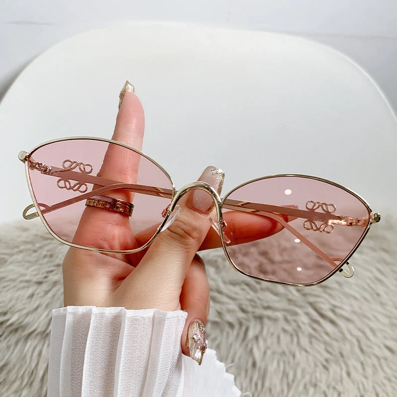 Dame moter Cat-Eye solbriller med filigran metallramme Luvikno