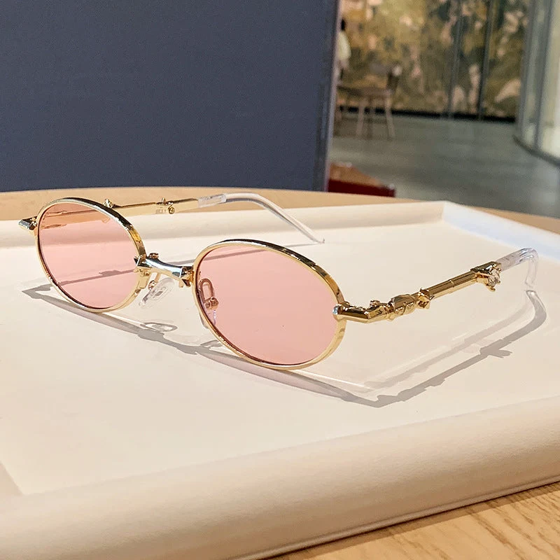 Dame moter briller med elegant metallramme og let fargede glass Luvikno