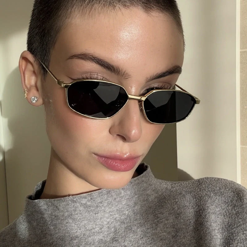 Damer geometriske solbriller med beskyttende UV-filter og minimalistisk metallramme Luvikno