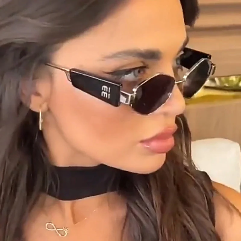 Dame geometrisk solbrille med moteriktig design og UV-beskyttelse Luvikno