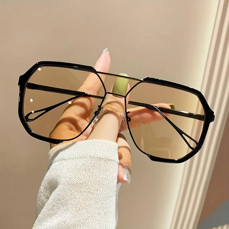 Dame geometrisk solbrille med spesiell ramme og UV-beskyttelse Luvikno