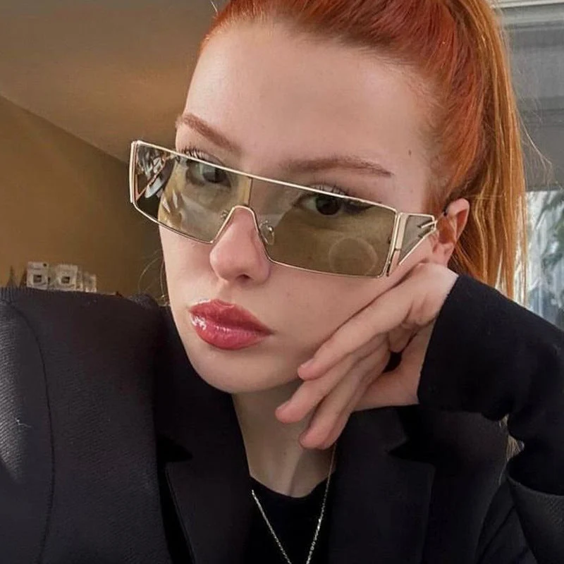 Dame geometrisk solbrille med futuristisk design og slitesterk ramme Luvikno
