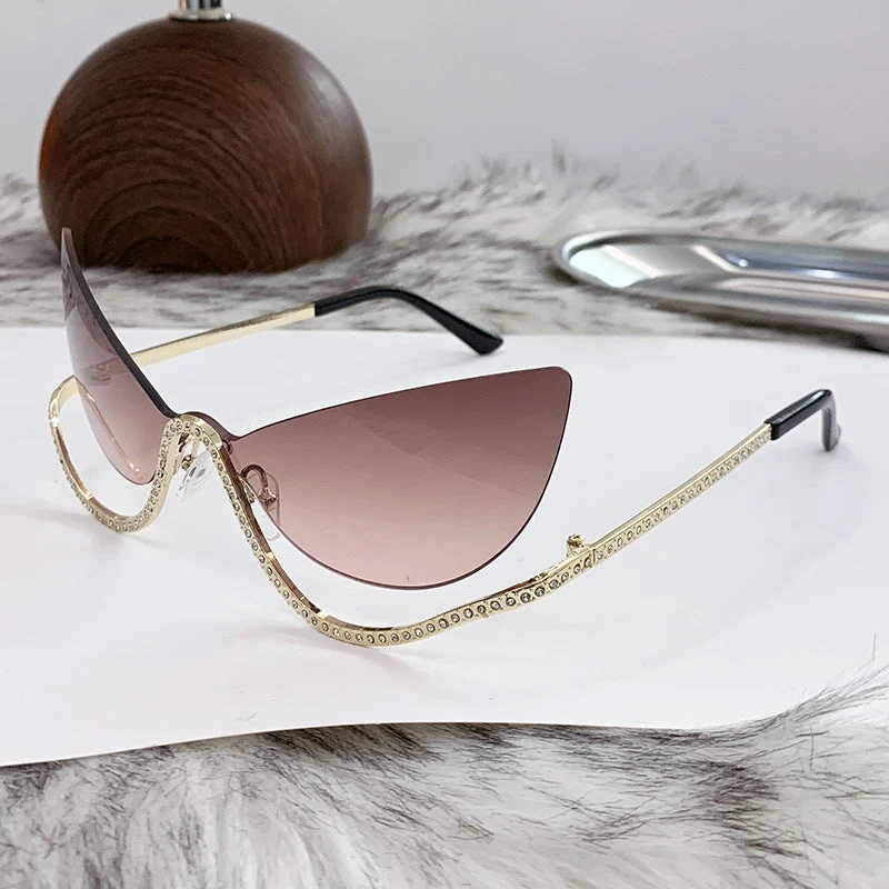 Damer ekstravagant formet Cat-Eye solbrille med glitrende applikasjoner Luvikno