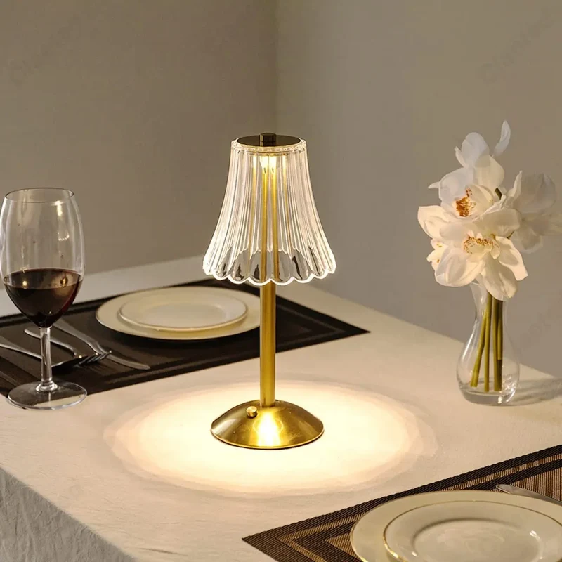 Trådlampe med krystaldekor og dimbar belysning - GlamLight | Luvikno