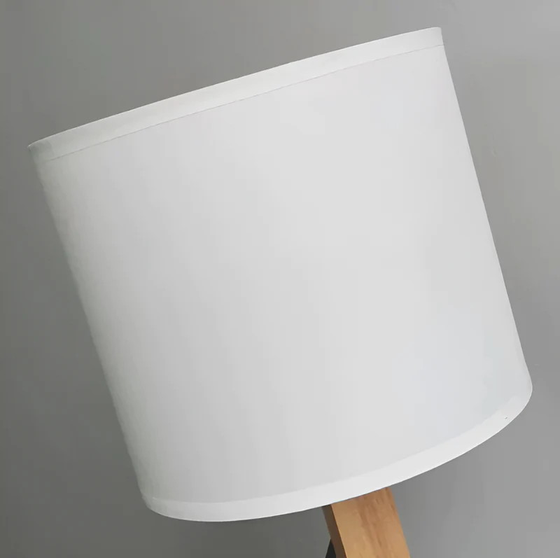 Fleksibel Robot Skrivebord Lampe Laget av Massivt Tre – LumoBot | Luvikno