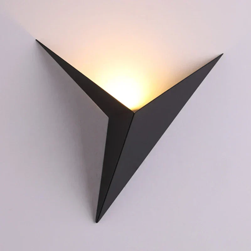 Moderne Triangulære Vegglampe - TrigoLux | Luvikno